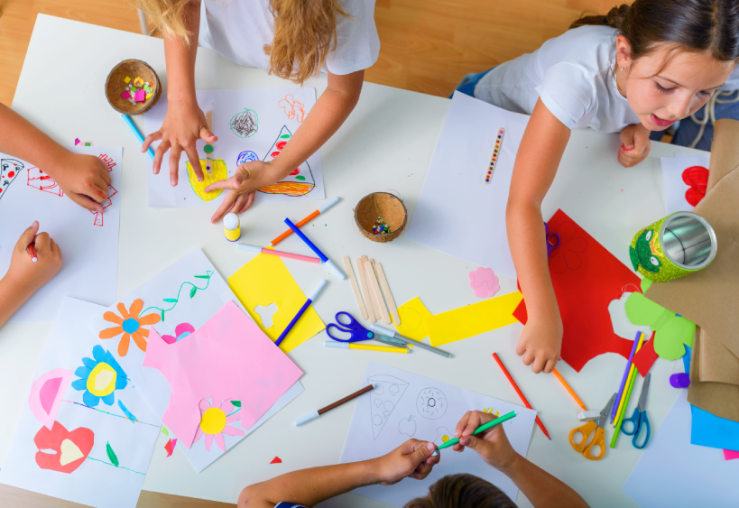 kids doing crafts