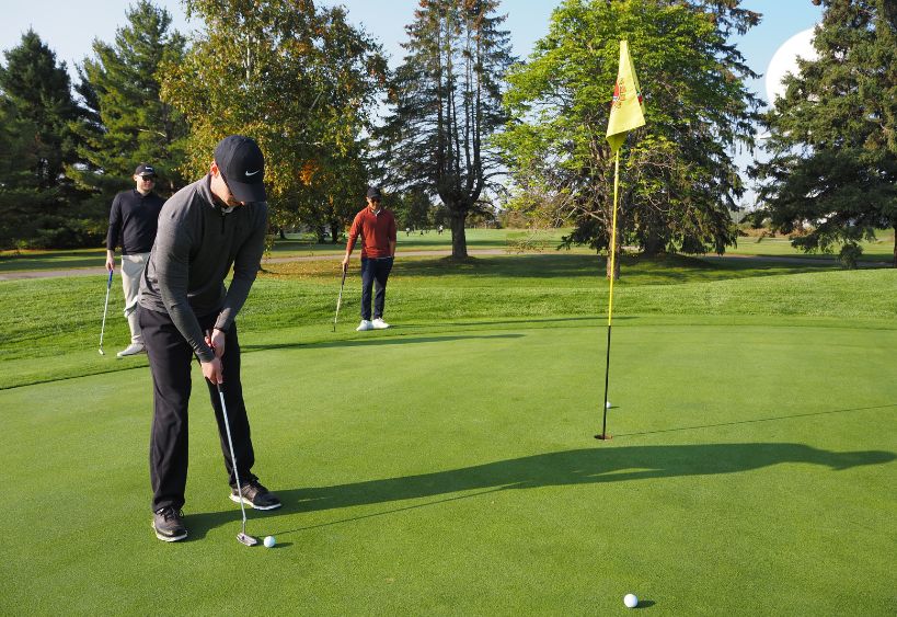 men playing golf at Hylands Golf Club