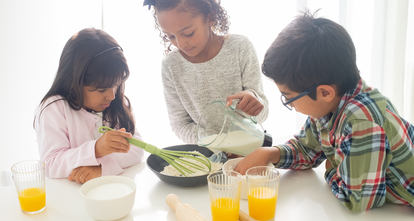 children making breakfast
