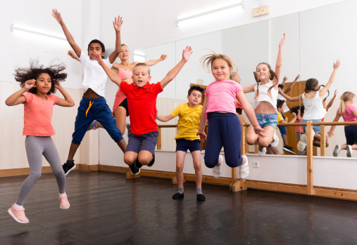 kids dancing