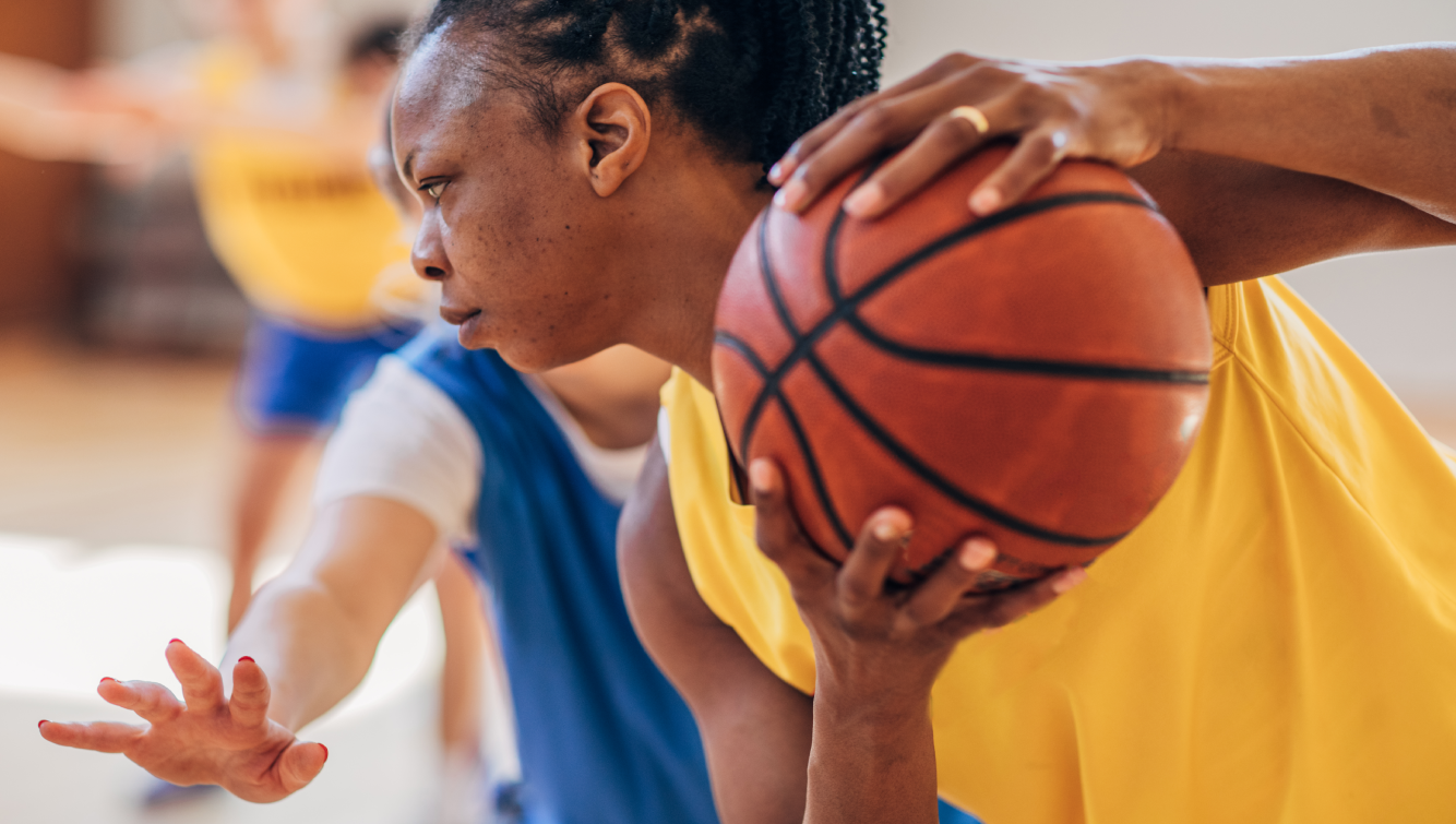 women playing basketball